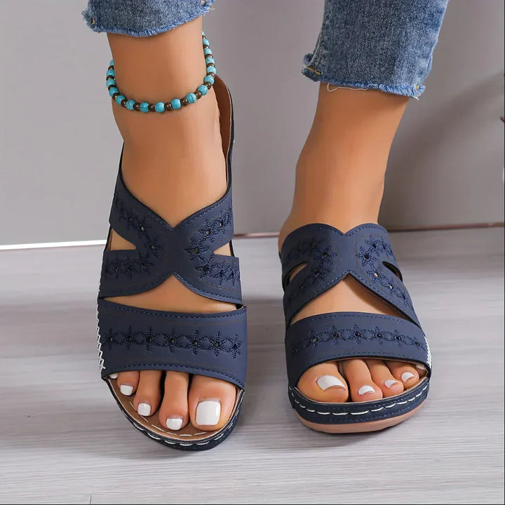 TESS | BEQUEME SANDALEN MIT KEILABSATZ