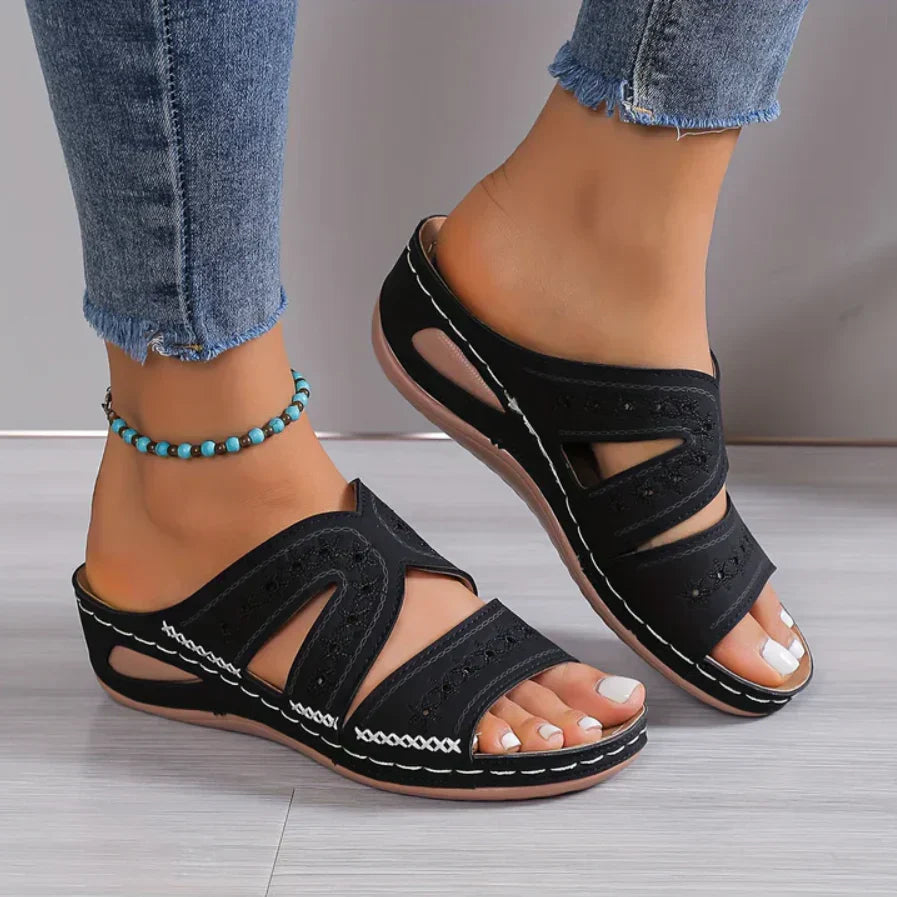 TESS | BEQUEME SANDALEN MIT KEILABSATZ