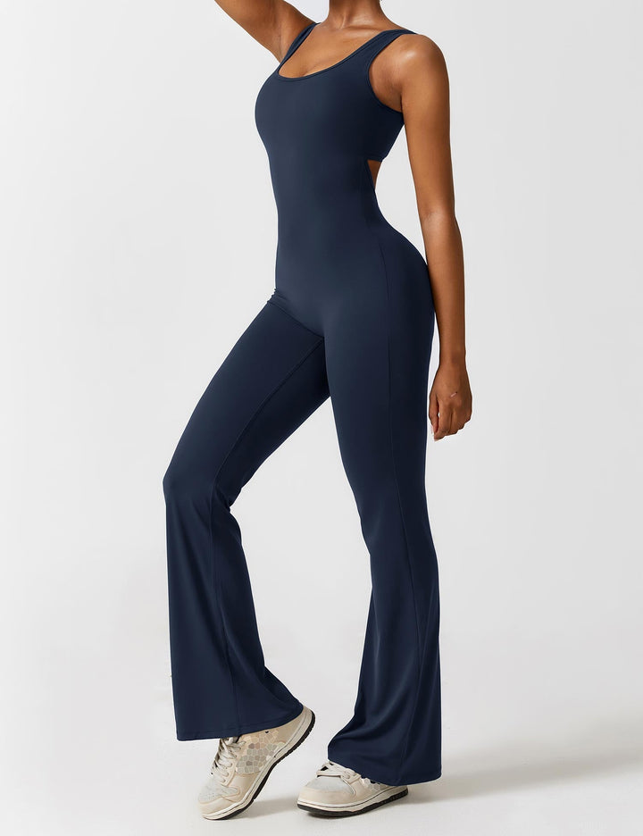 Ausgestellter Jumpsuit mit V-Rücken